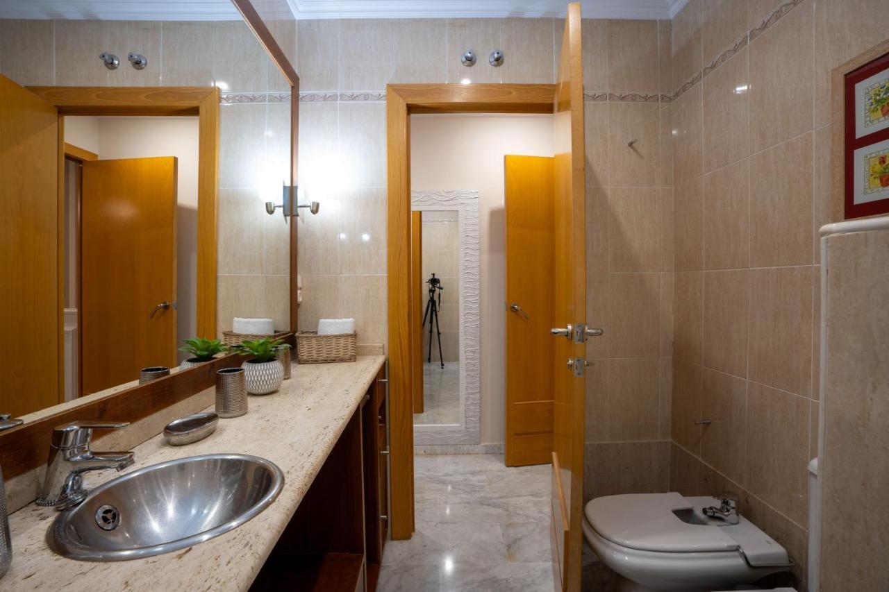 Reina Aixa- Apartamento Centro กรานาดา ภายนอก รูปภาพ