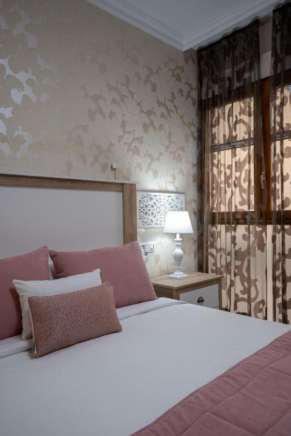 Reina Aixa- Apartamento Centro กรานาดา ภายนอก รูปภาพ